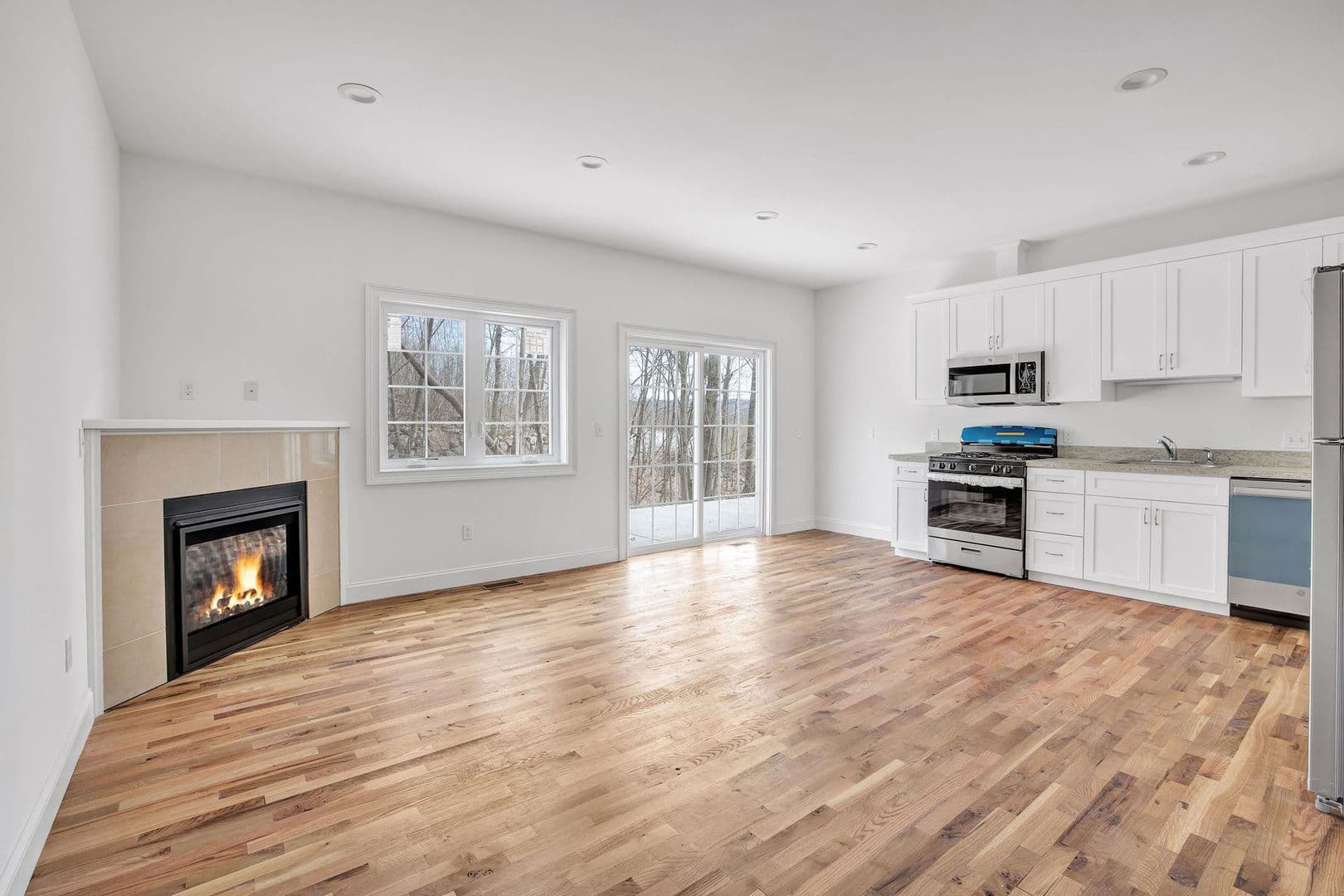 Waterbury Apartment: 27 Highland Hills
