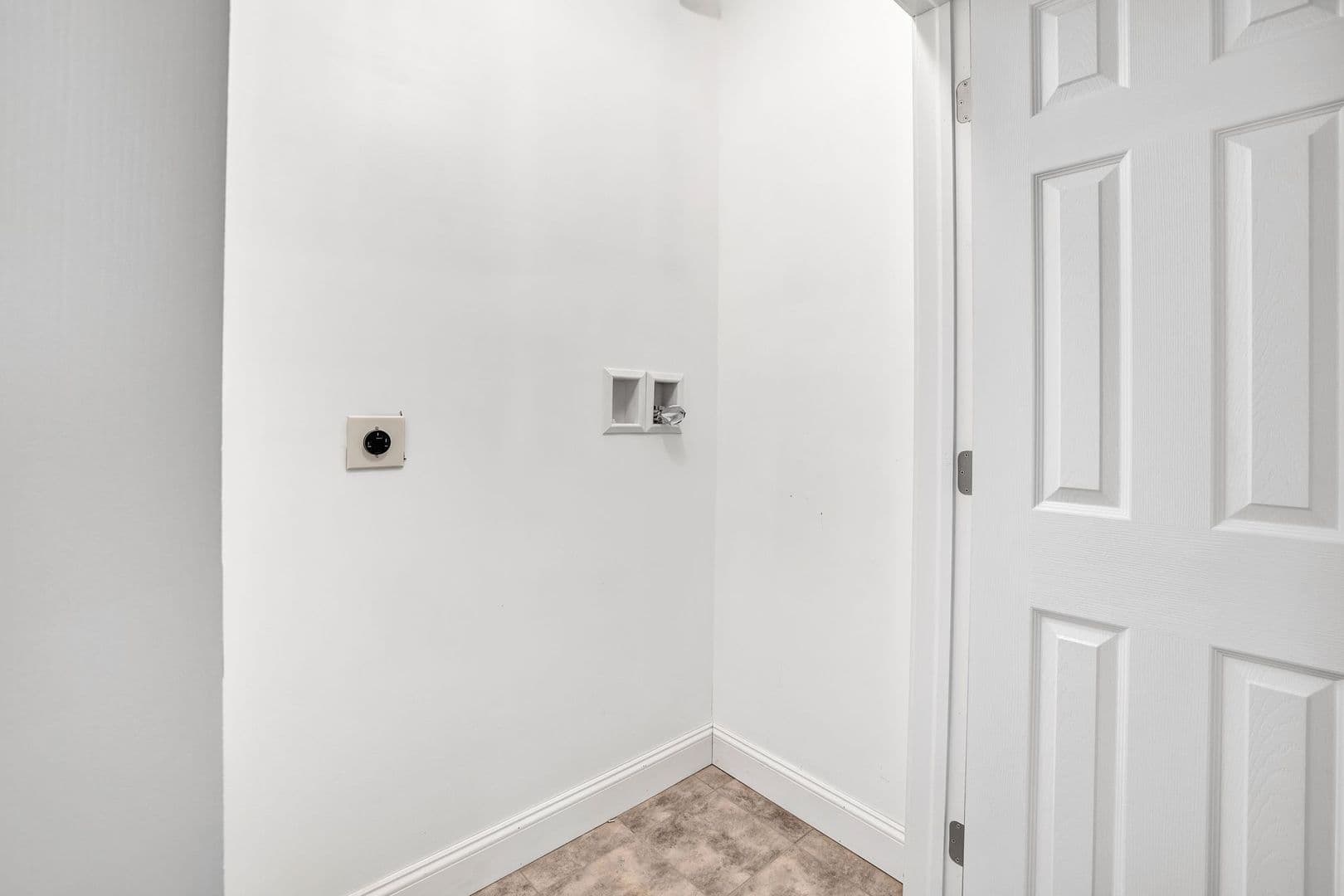 Waterbury Apartment: 27 Highland Hills