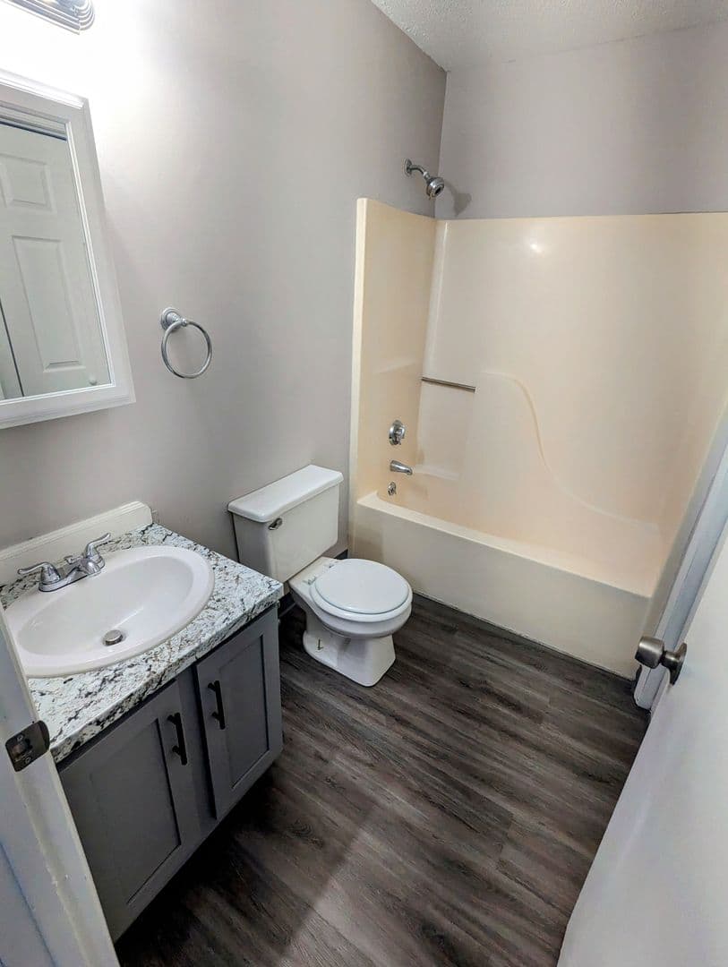 Waterbury Apartment: 42 Gayridge Road