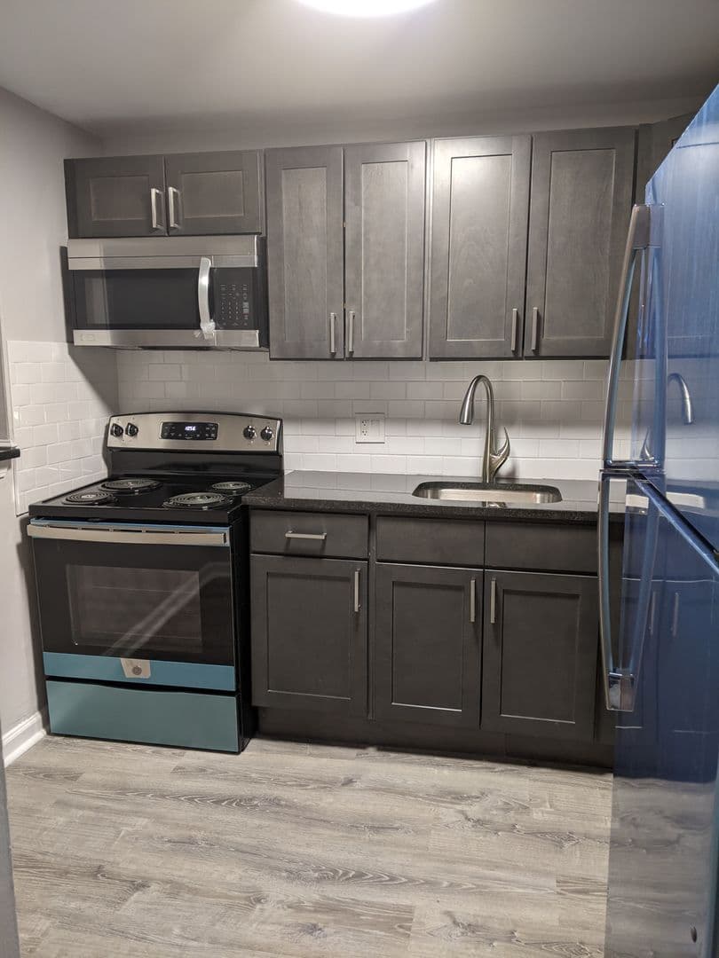 Waterbury Apartment: 366 Schraffts Drive
