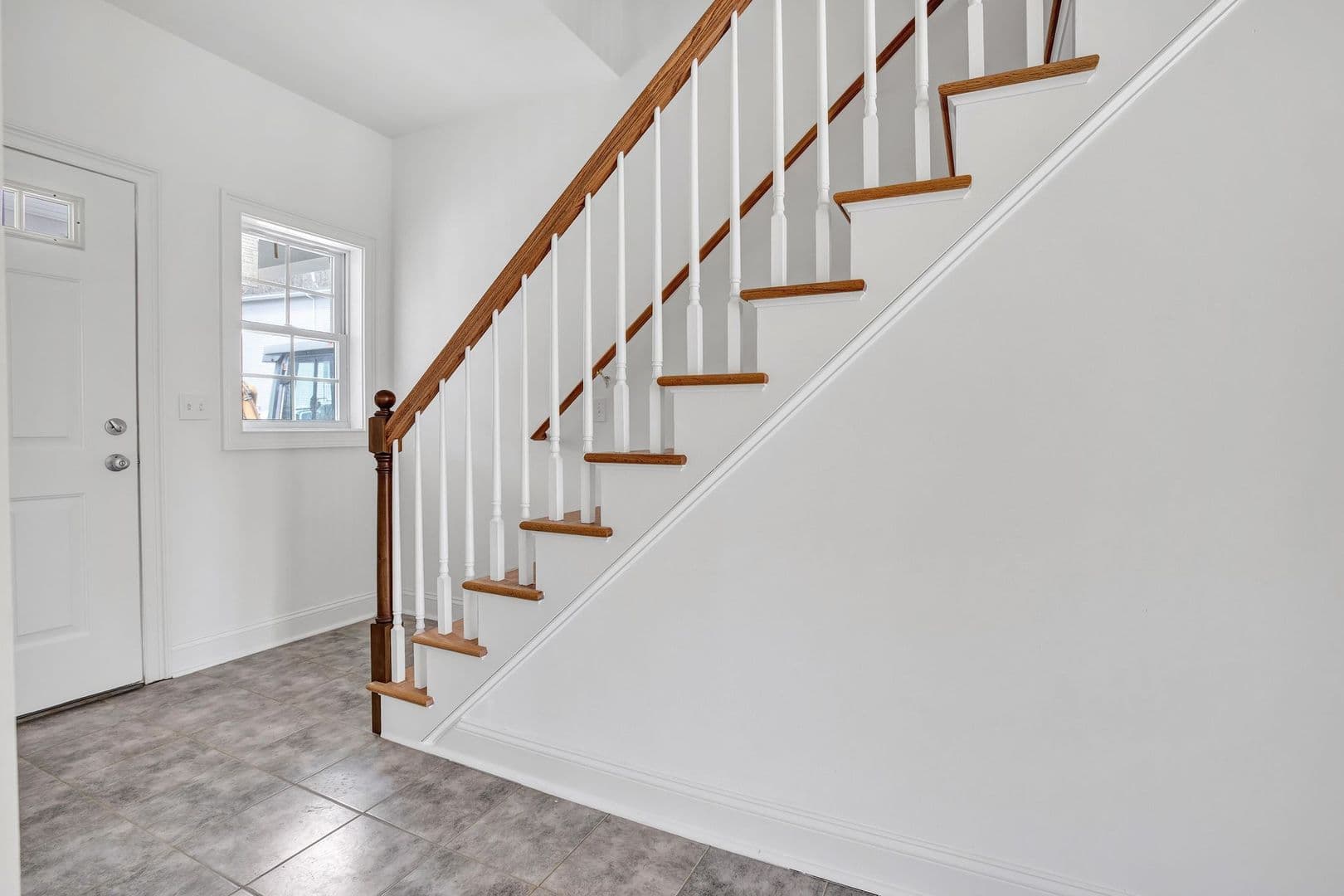 Waterbury Apartment: 27 Highland Hills