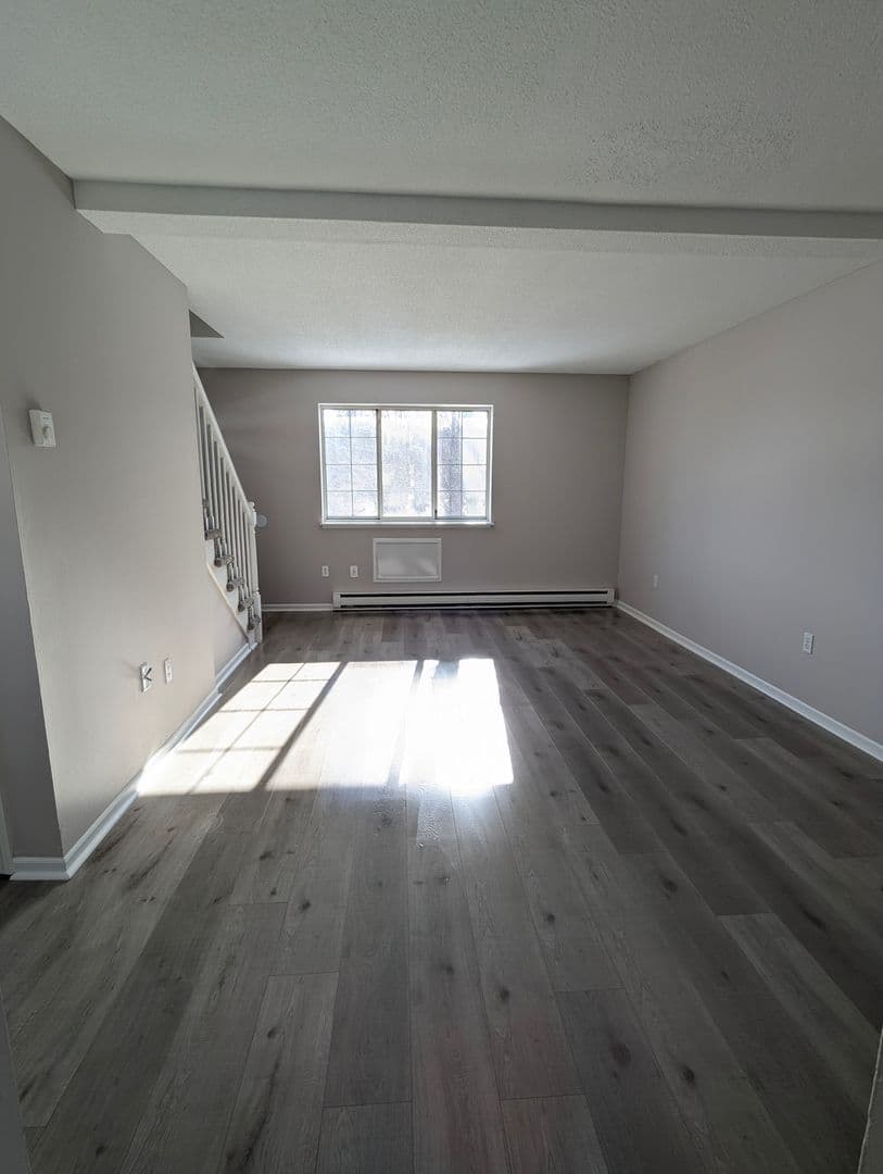 Waterbury Apartment: 10 Judith Lane/188 Perkins Avenue