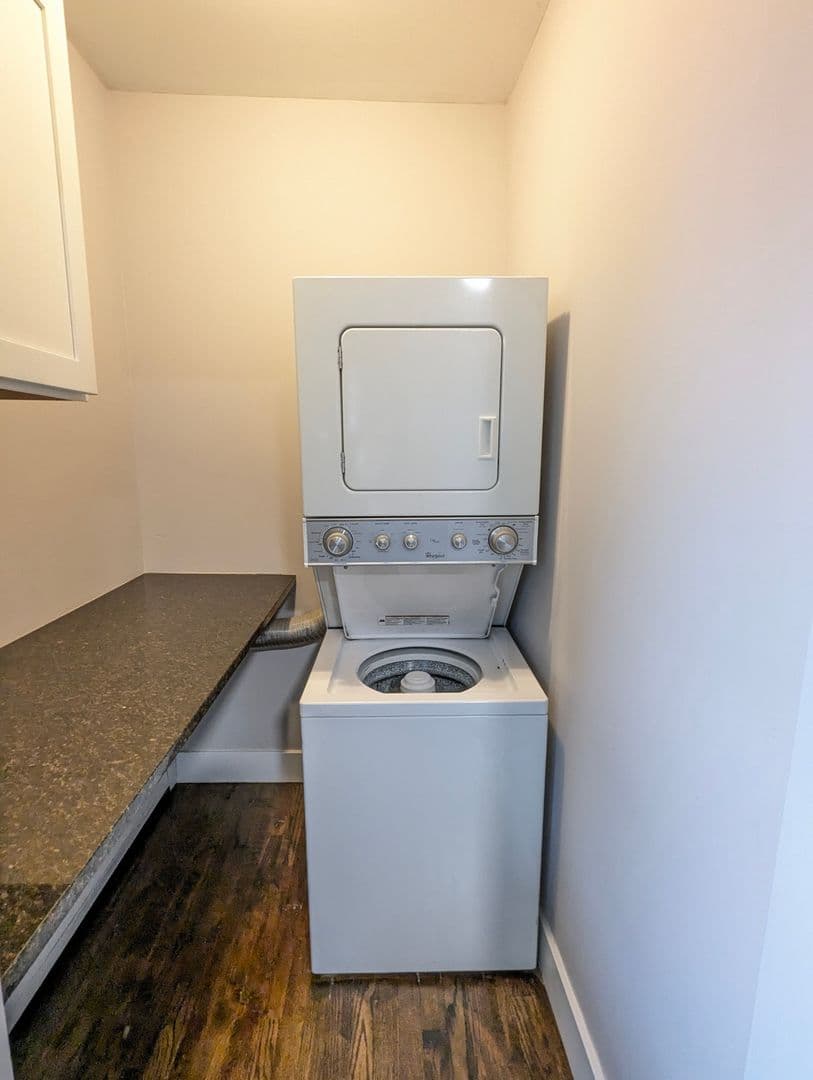 Waterbury Apartment: 93 Robbins Street