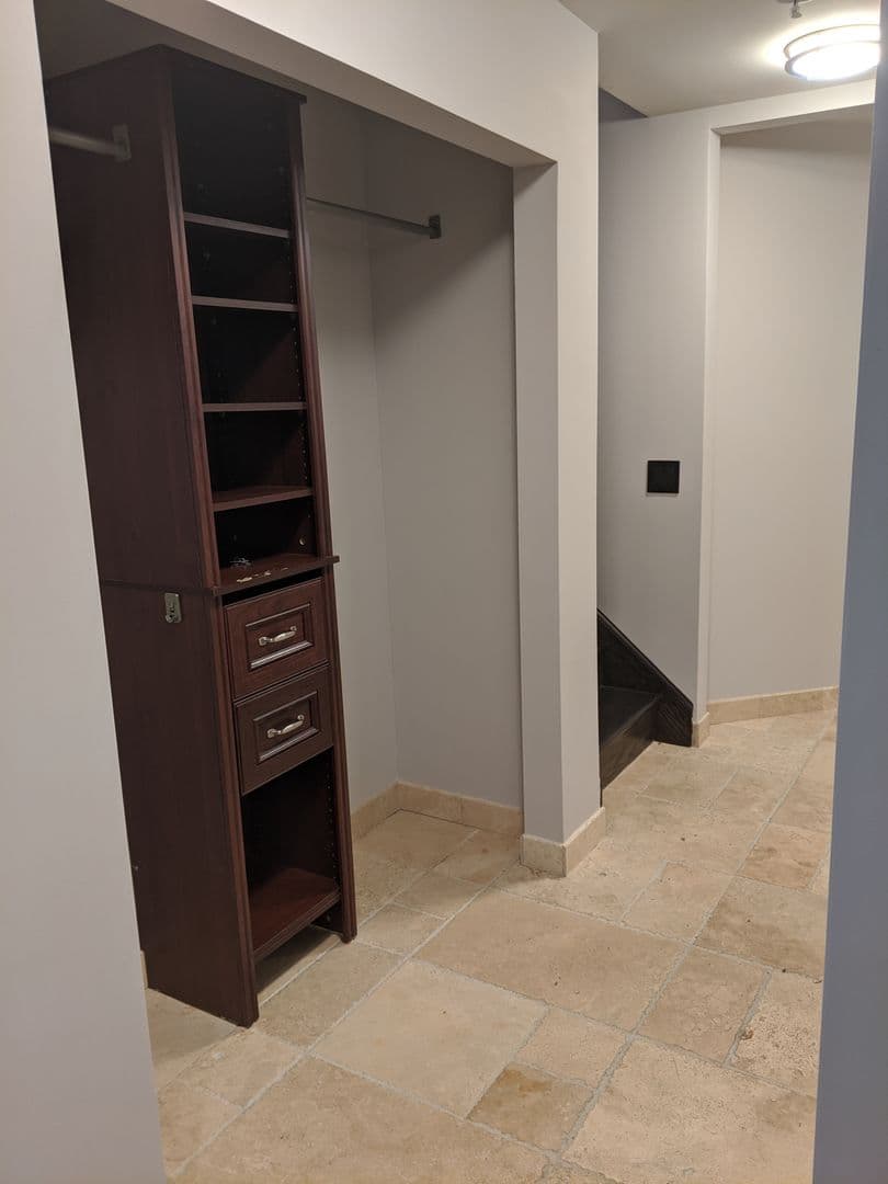Waterbury Apartment: 222 Bradley Avenue
