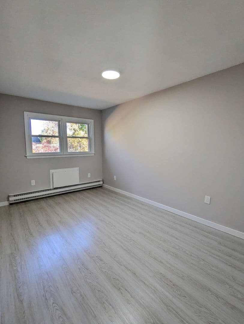 Waterbury Apartment: 138 Hillcrest Avenue