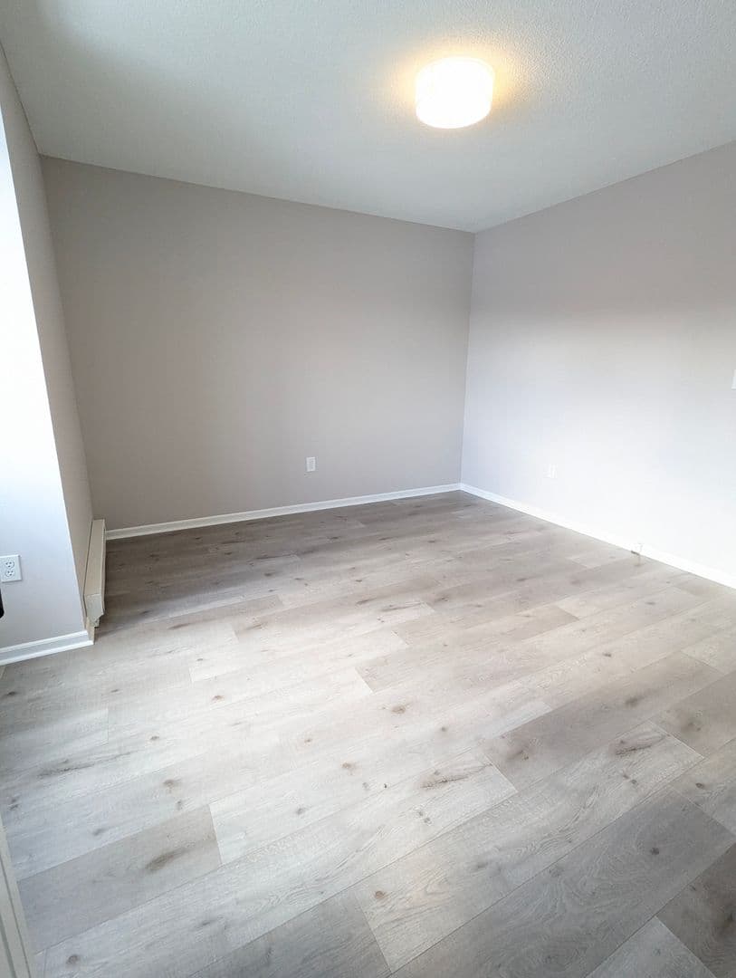 Waterbury Apartment: 10 Judith Lane/188 Perkins Avenue