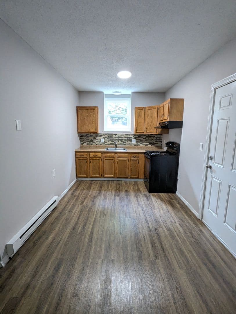Waterbury Apartment: 138 Hillcrest Avenue