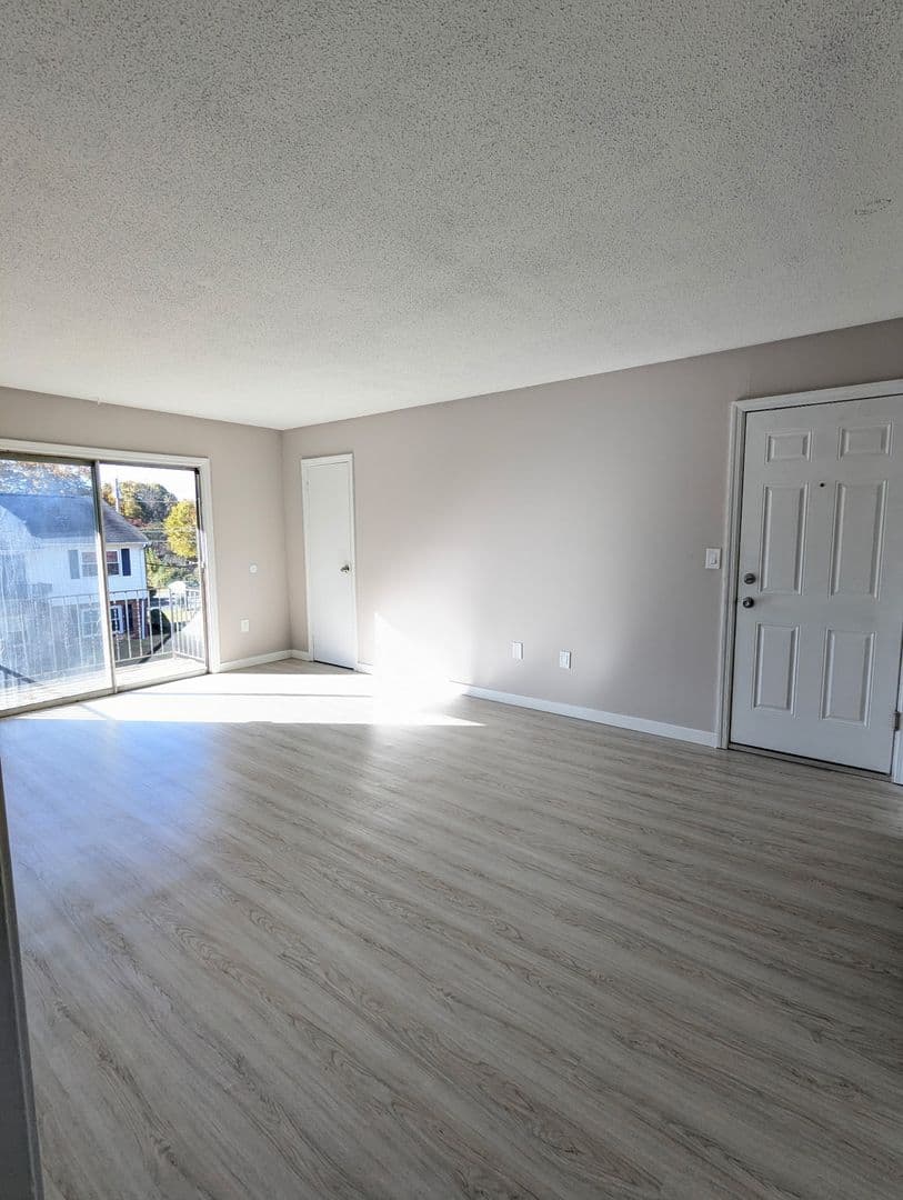 Waterbury Apartment: 138 Hillcrest Avenue