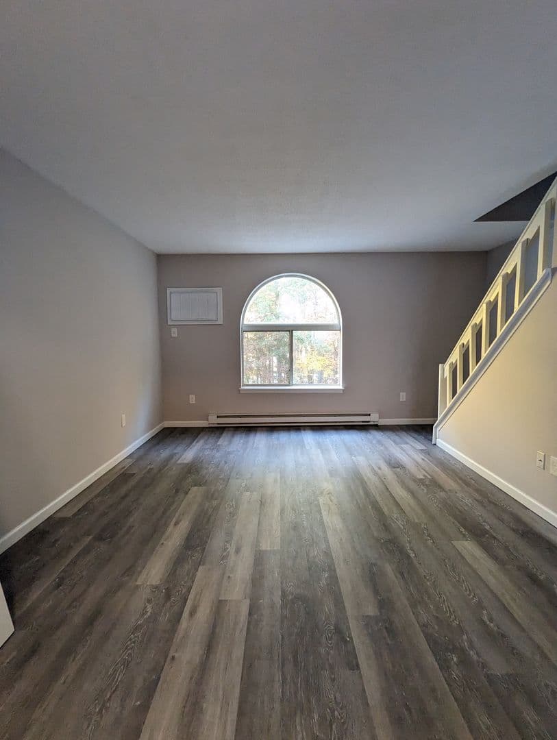 Waterbury Apartment: 42 Gayridge Road