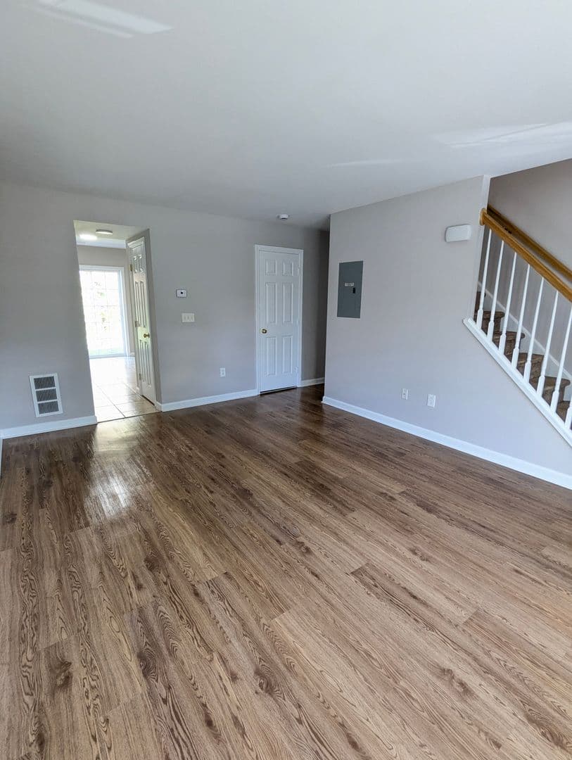 Waterbury Townhome: 150 Mohican Avenue