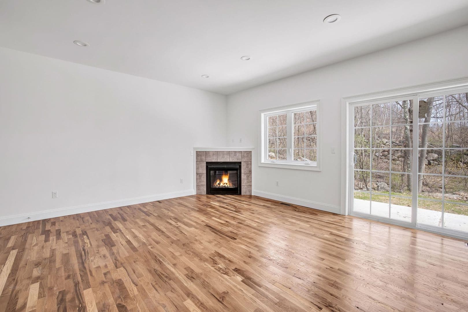Waterbury Apartment: 27 Highland Hills