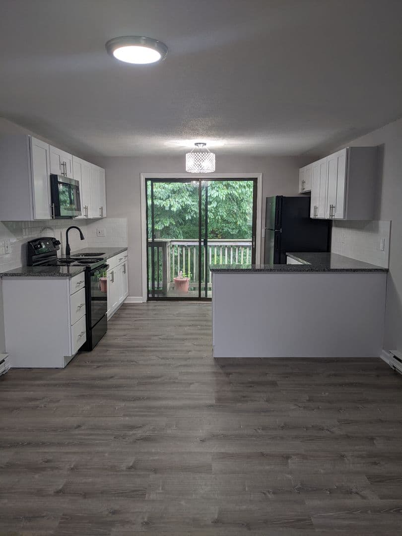 Waterbury Apartment: 86/76 Sherman Avenue