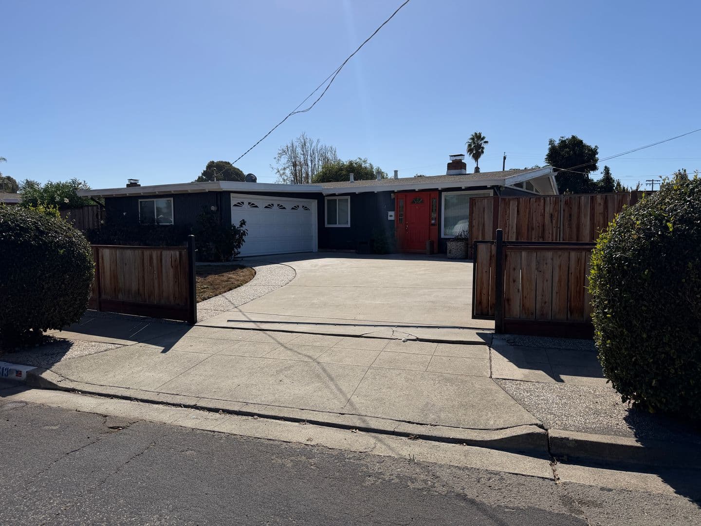 Hayward House: 27513 La Porte Ave.