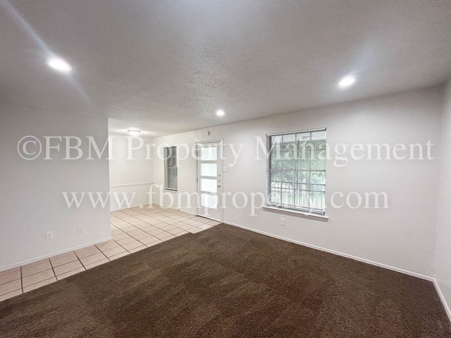 Ennis Apartment: 1401 N Clay Street, Unit G