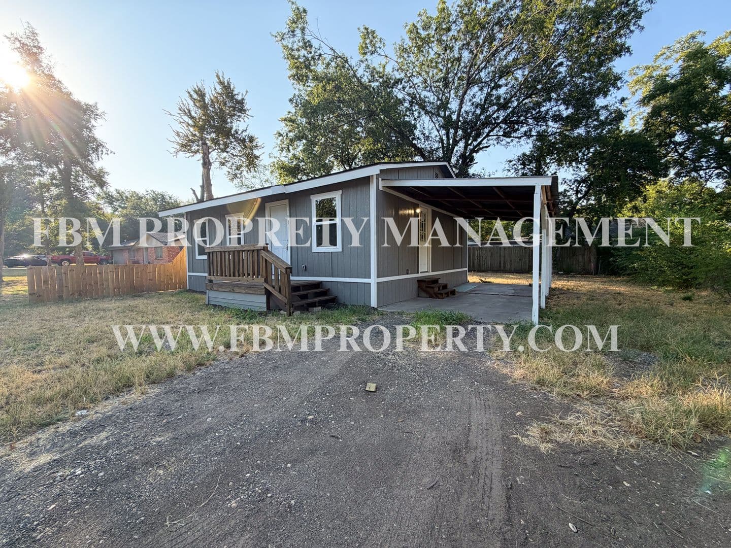 Corsicana House: 103 E. Allyn Avenue
