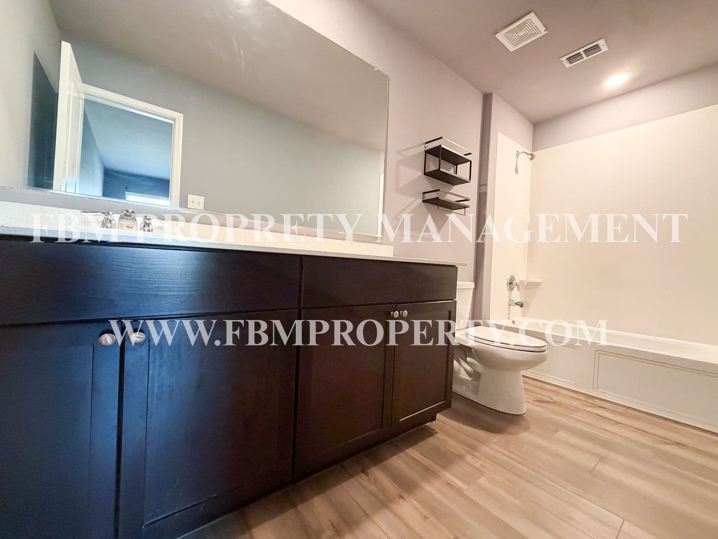 Ennis House: 1012 Lady Bird Street