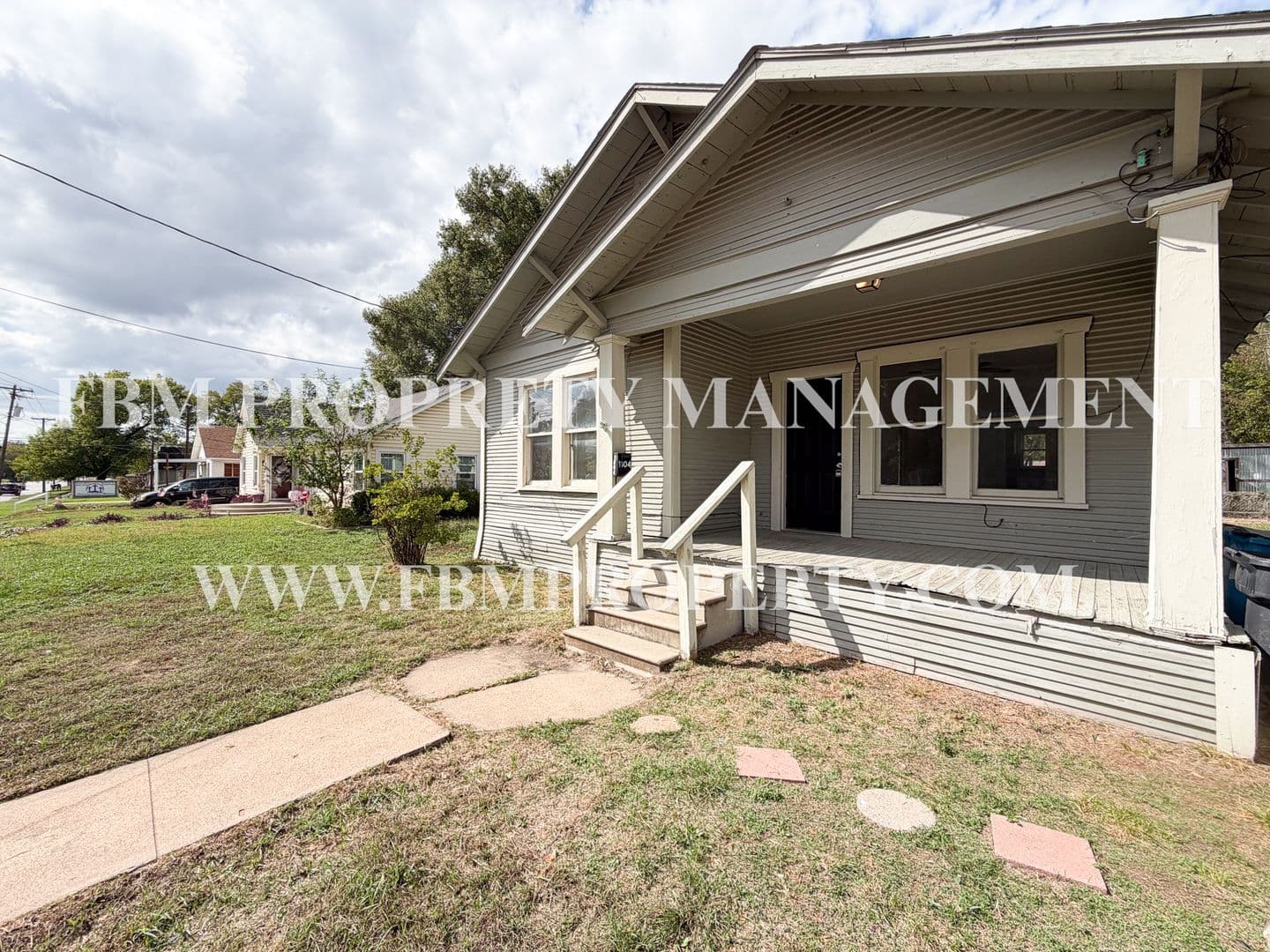 Corsicana House: 1804 W 2nd Avenue