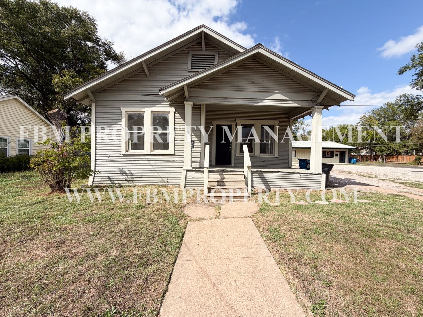 Corsicana House: 1804 W 2nd Avenue