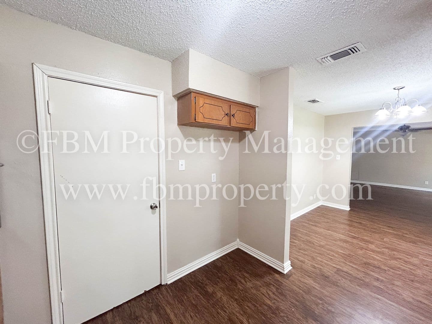 Ennis House: 2409 Linda Drive