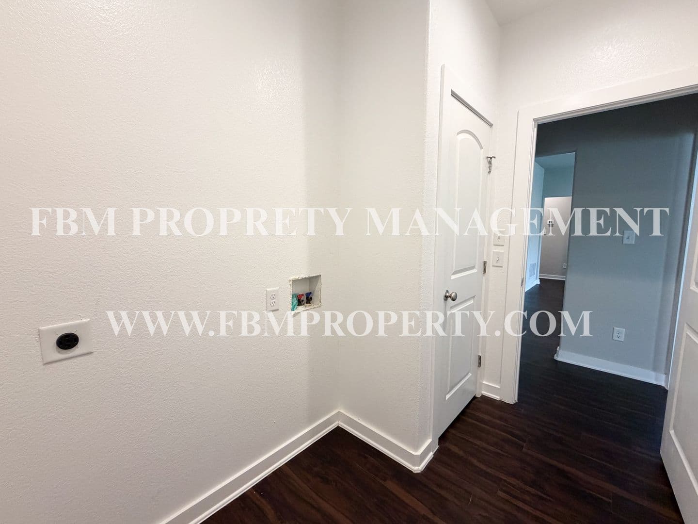 Corsicana House: 3708 Skylane Avenue