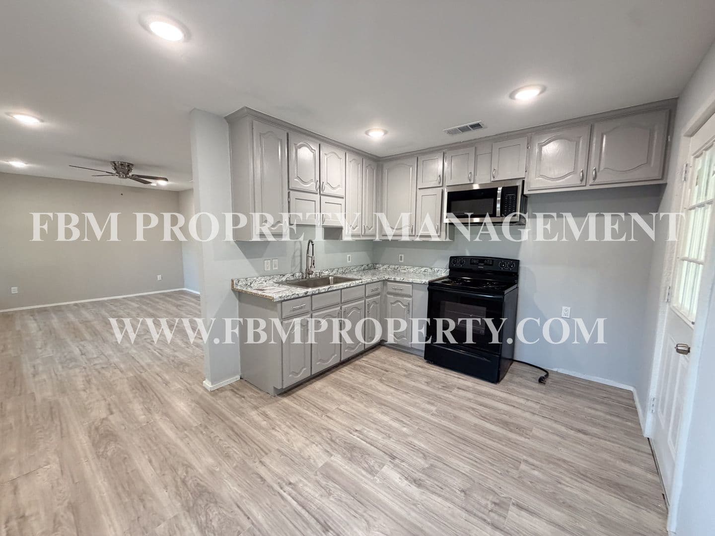 Corsicana House: 103 E. Allyn Avenue