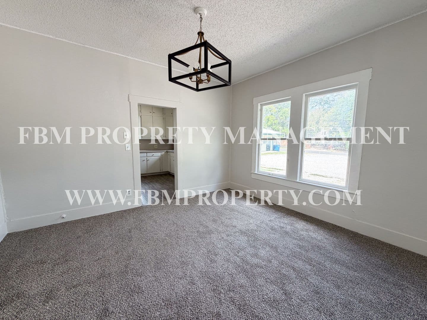 Corsicana House: 1804 W 2nd Avenue