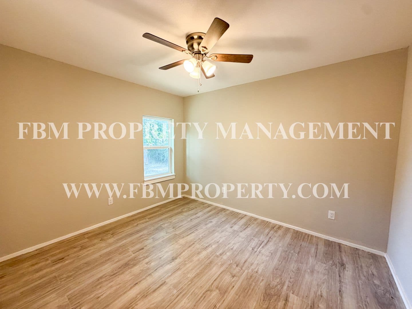 Corsicana House: 103 E. Allyn Avenue