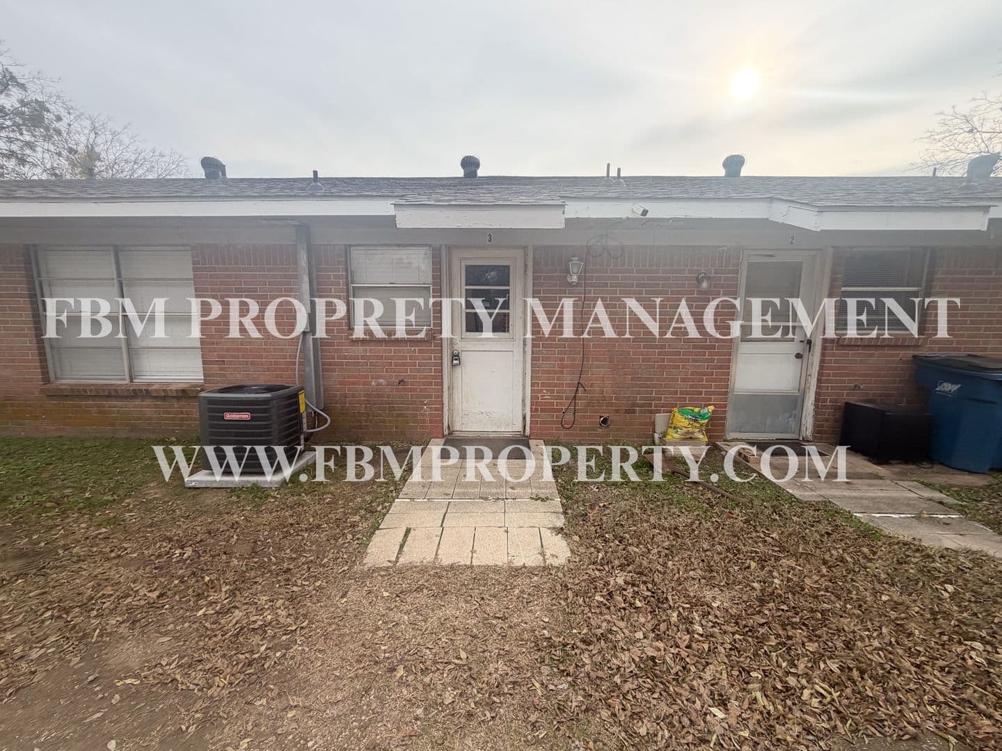 Wortham Apartment: 300 E San Saba Street, Unit 3