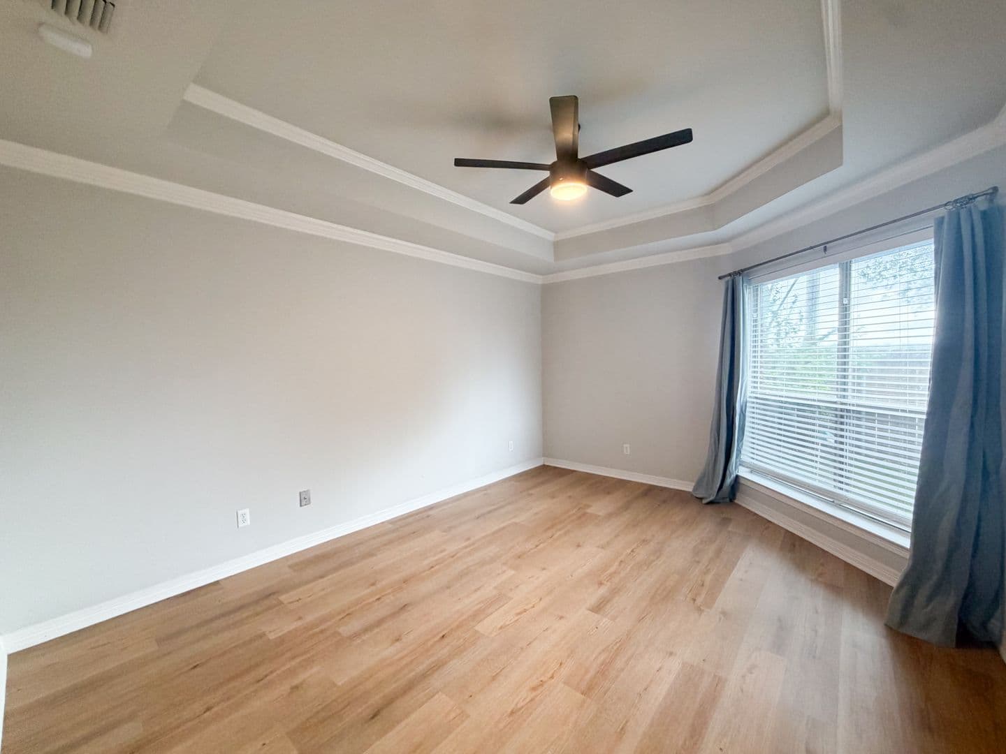Waxahachie Townhome: 2 Country Club Place  - 2