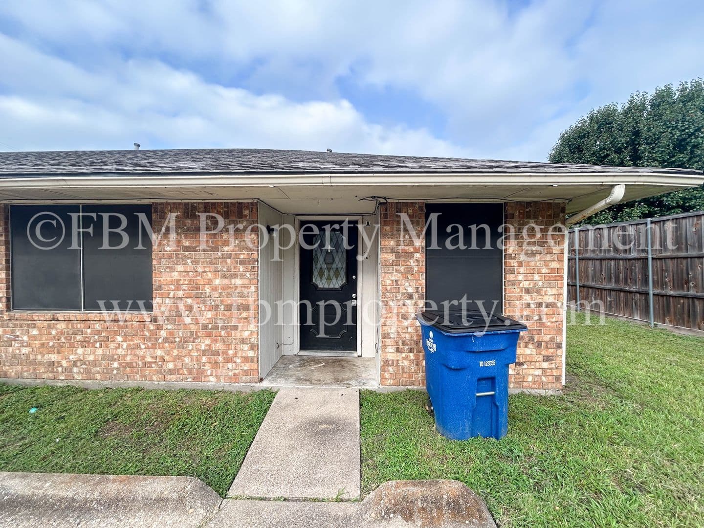Ennis Apartment: 1603 S Hall Street, Unit A