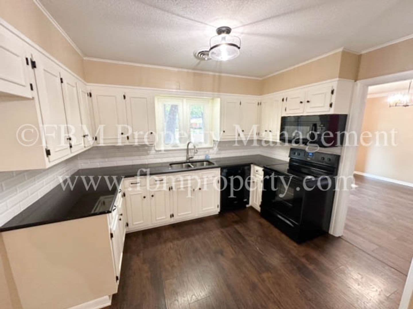Corsicana House: 900 Dobbins Road