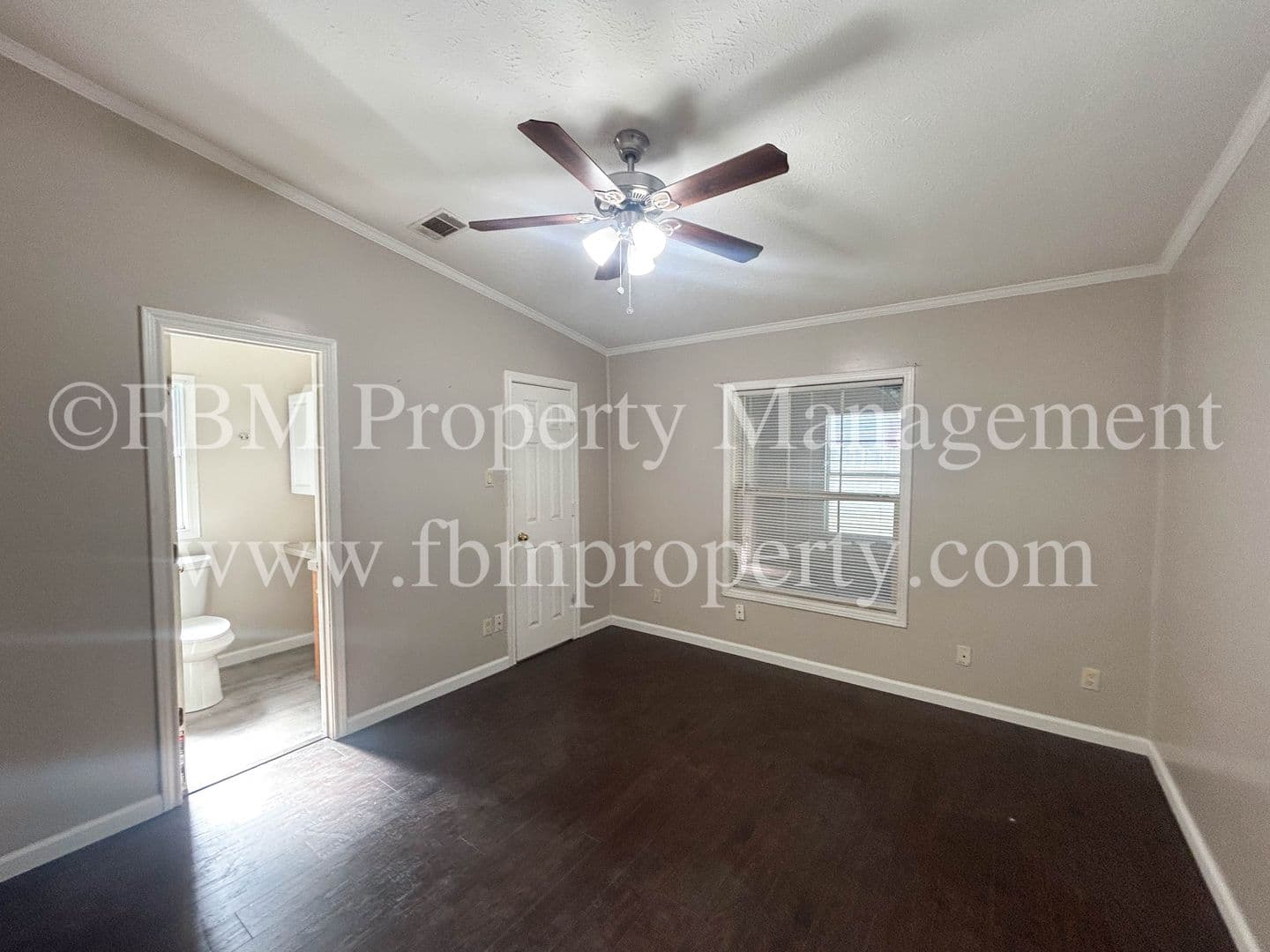 Waxahachie House: 111 Five Points Road
