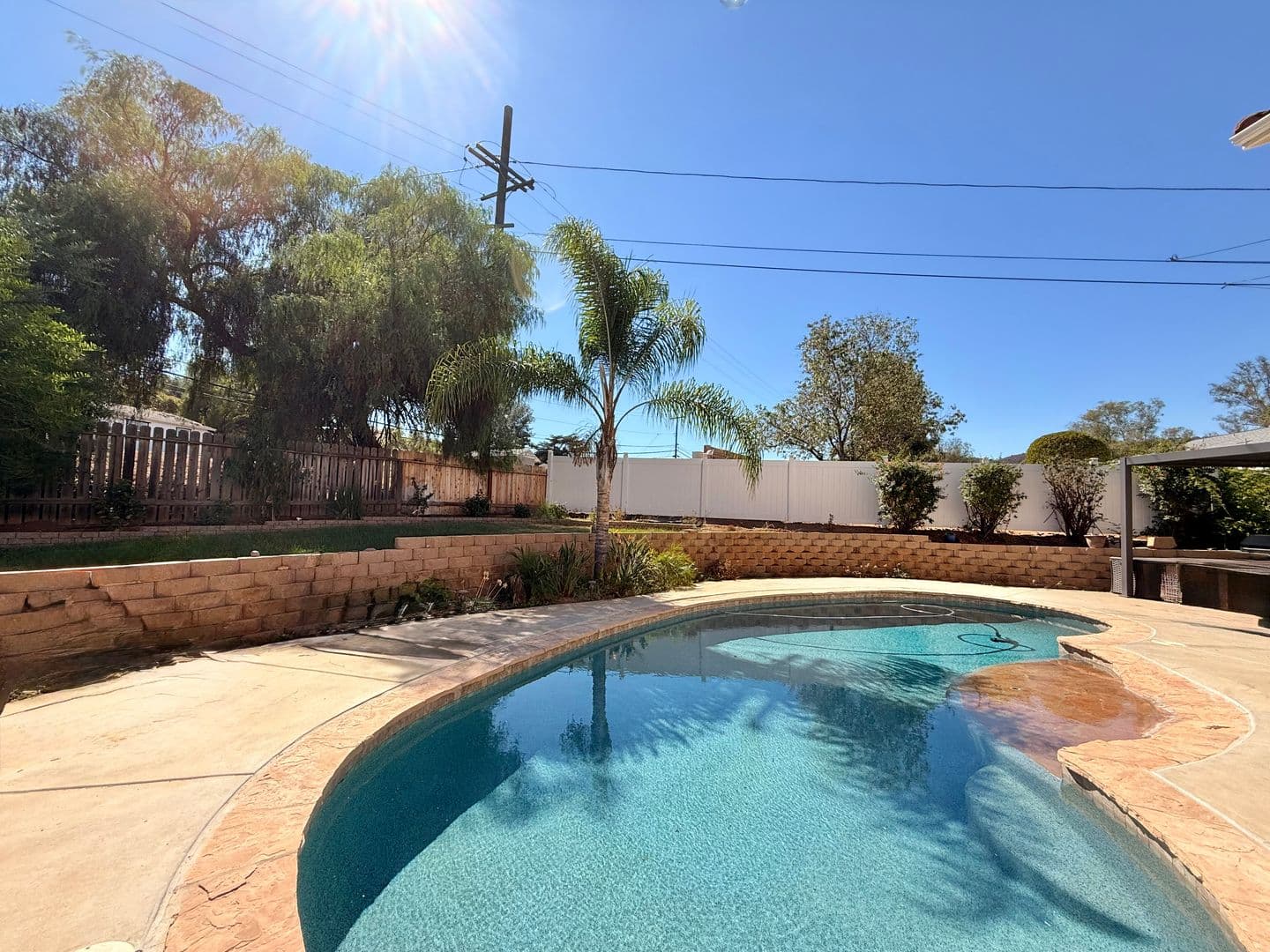 Lakeside House: 9150 Winter Gardens Blvd