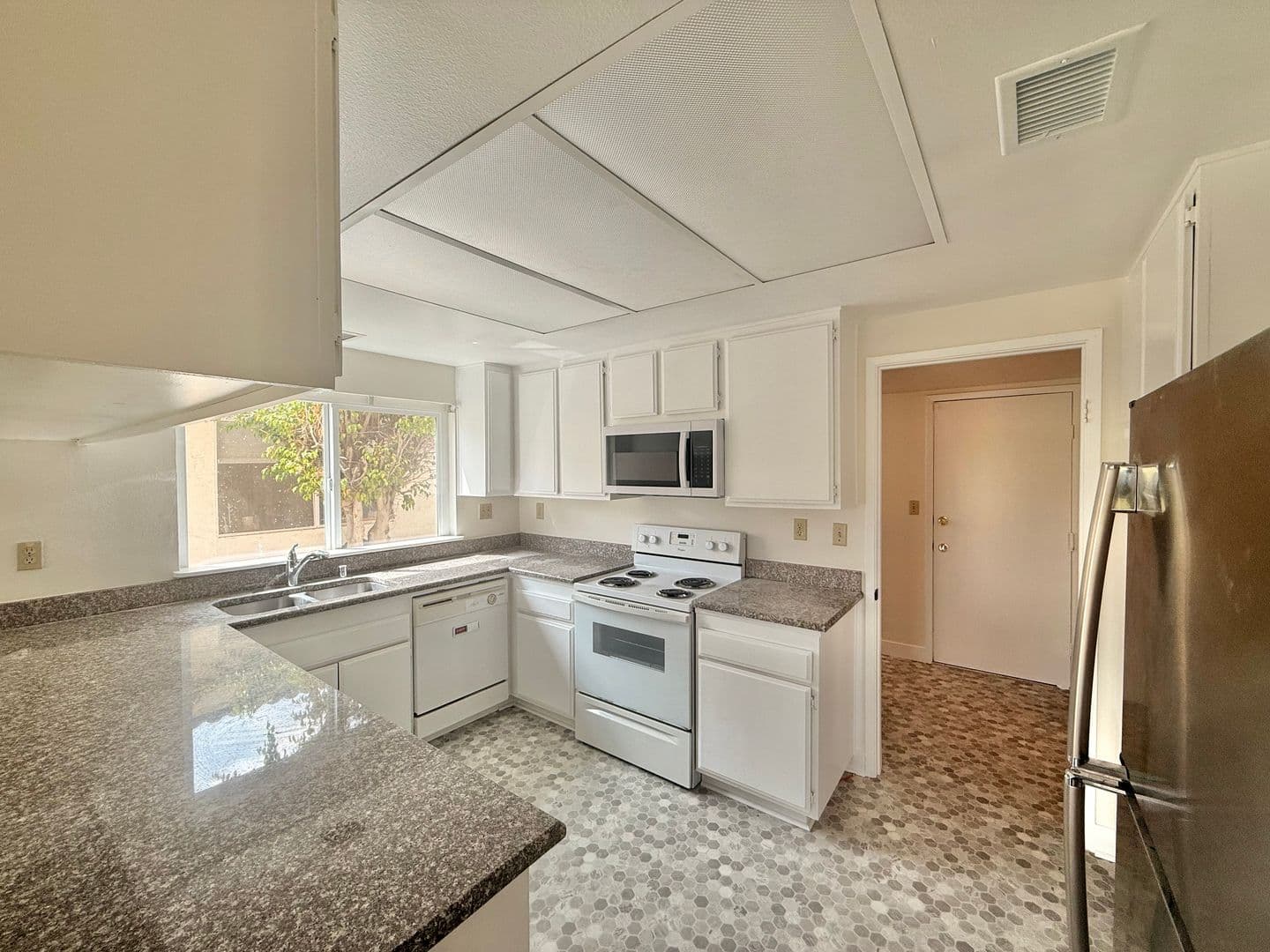 Spring Valley House: 10019 Canyonview Court