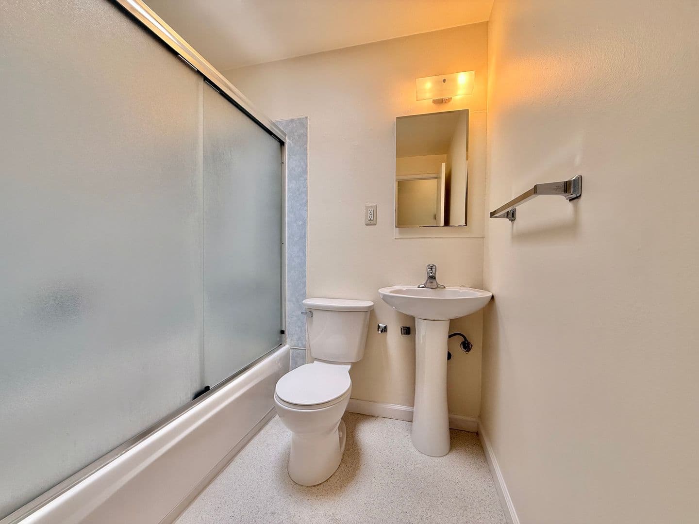 San Diego House: 3141 Admiral Ave