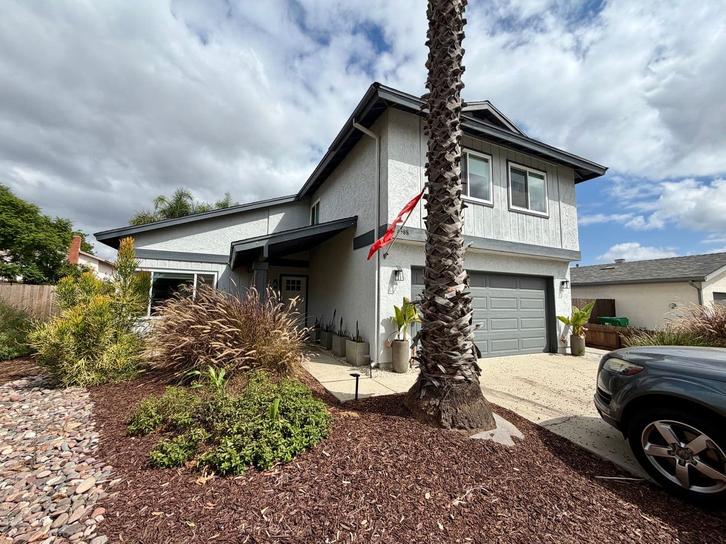 Oceanside House: 4588 Vinyard St