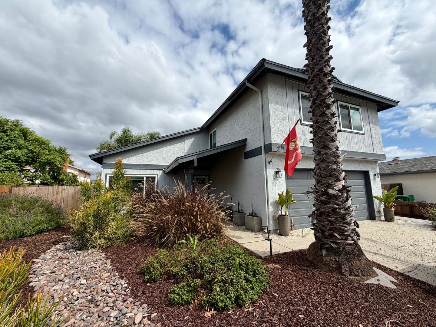 Oceanside House: 4588 Vinyard St