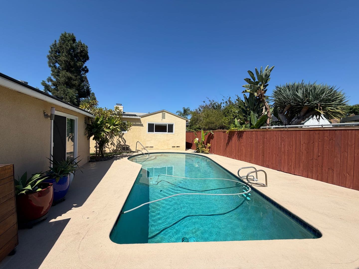 San Diego House: 4535 49th St
