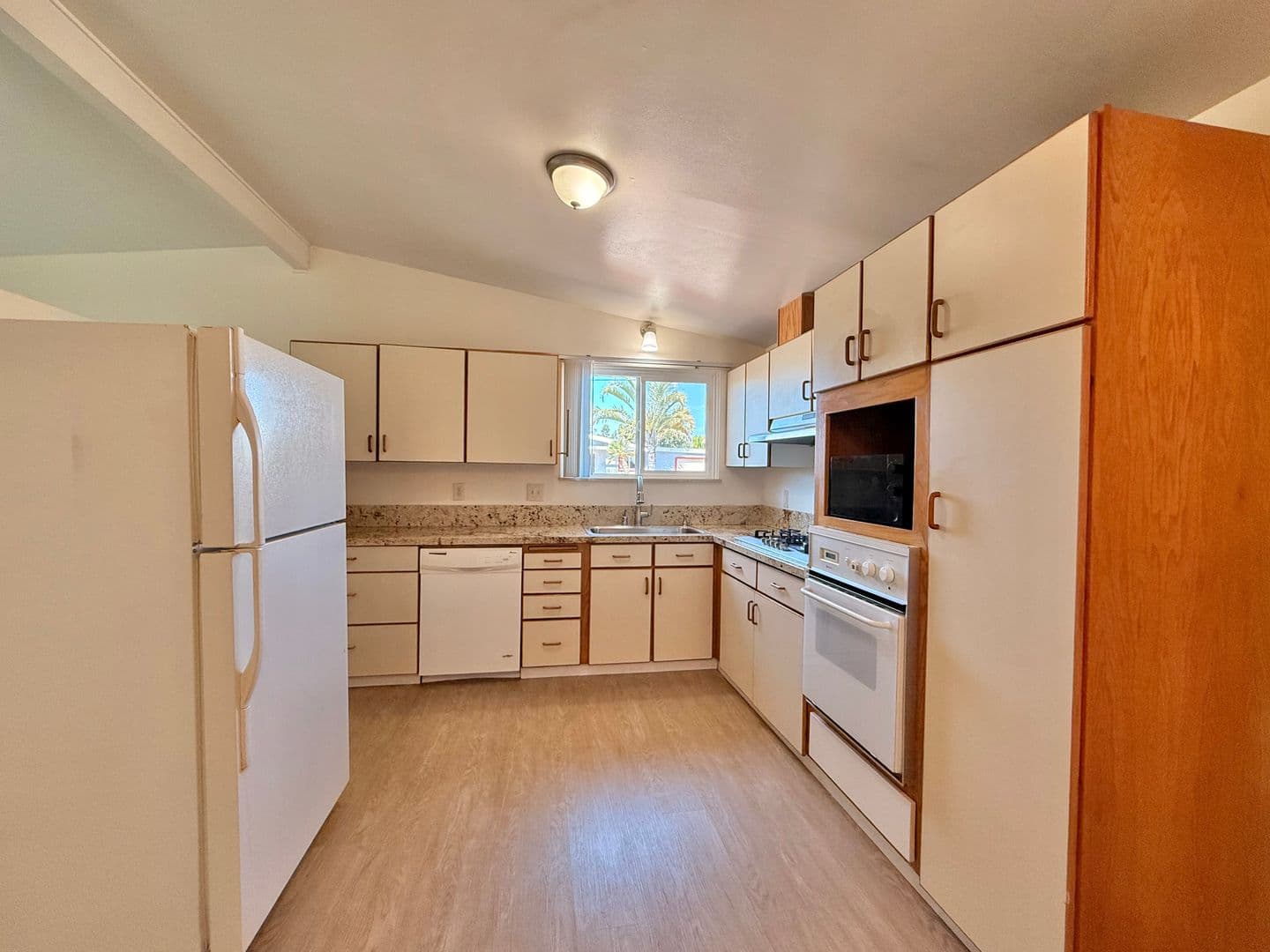 San Diego House: 3141 Admiral Ave