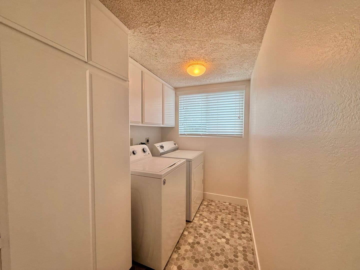 Spring Valley House: 10019 Canyonview Court
