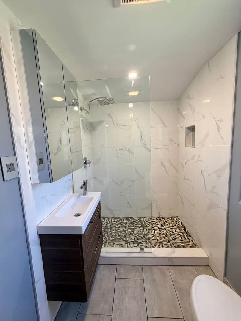 San Diego House: 4535 49th St