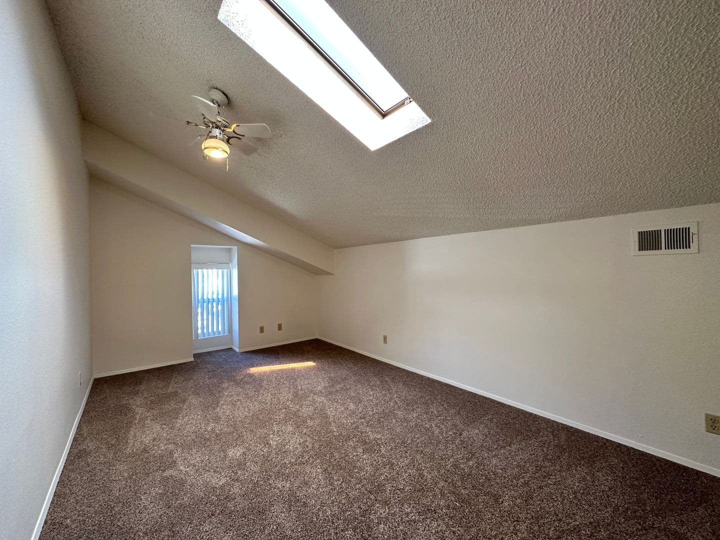 San Diego House: 7007 Pembridge Lane