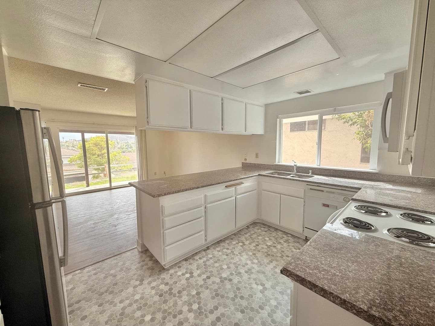 Spring Valley House: 10019 Canyonview Court