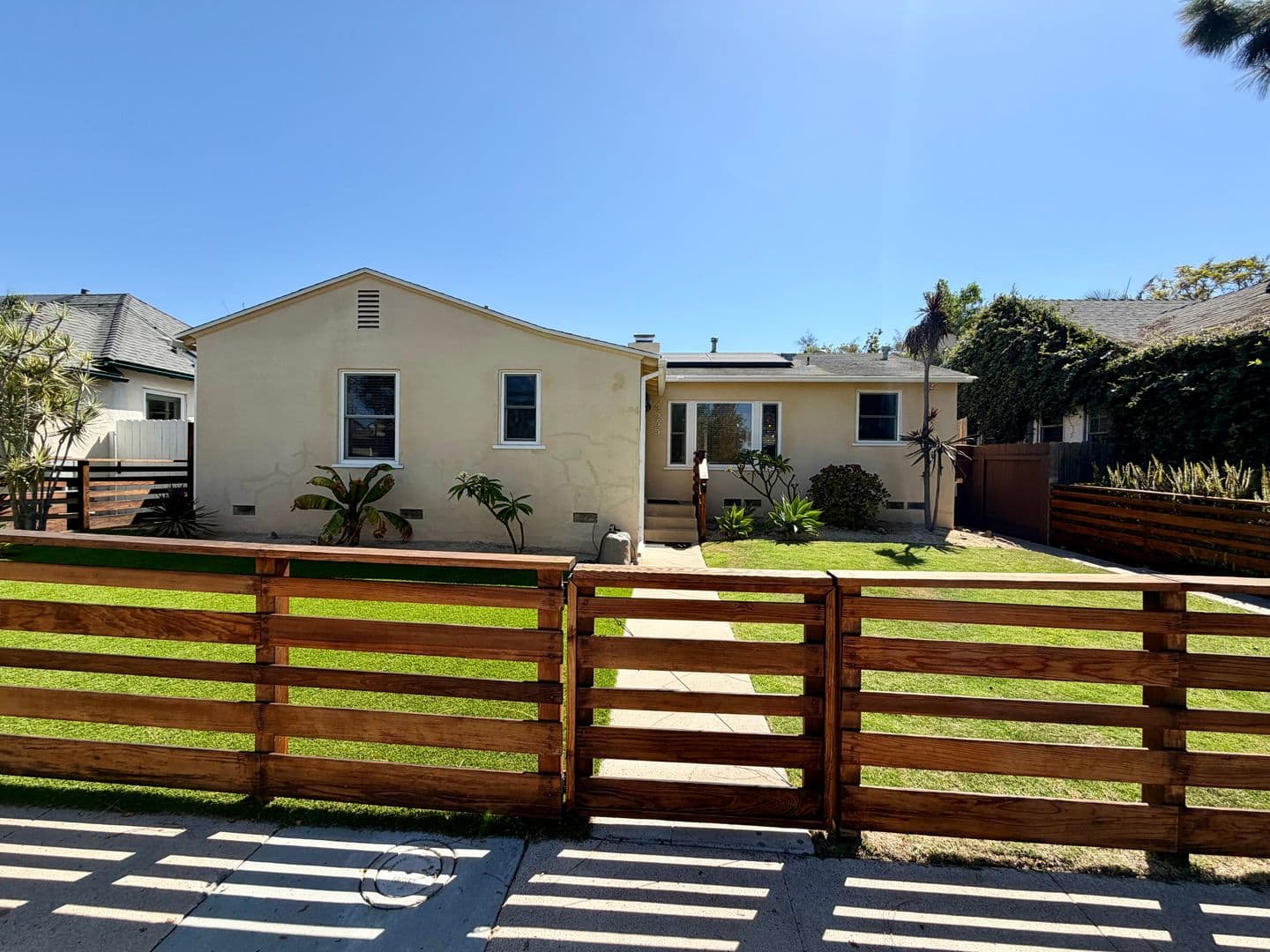 San Diego House: 4535 49th St