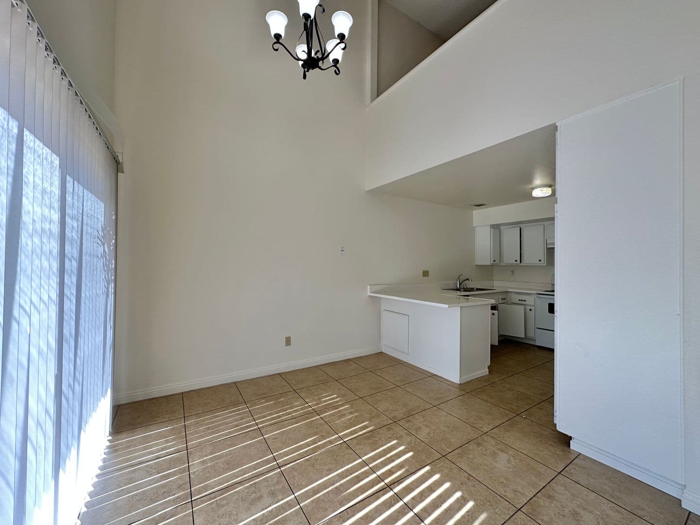 San Diego House: 7007 Pembridge Lane