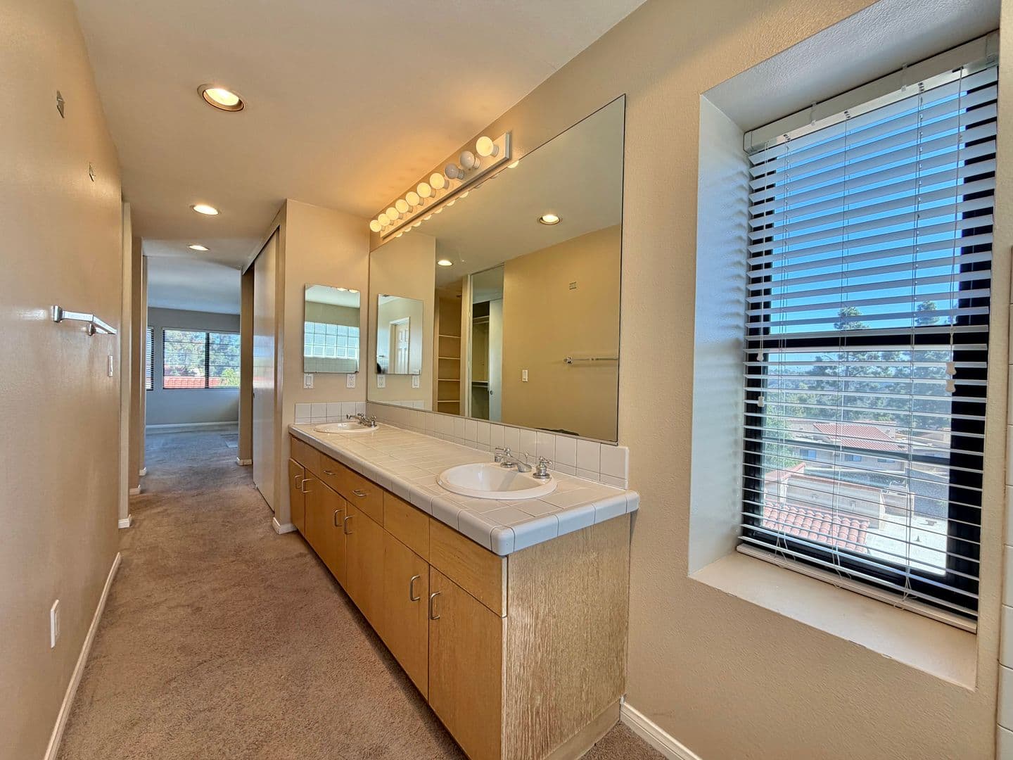 San Diego House: 8269 Avenida Navidad # 1