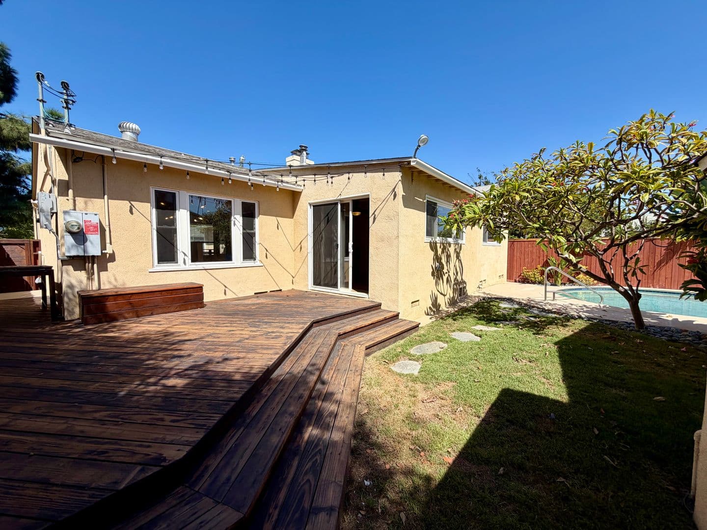 San Diego House: 4535 49th St
