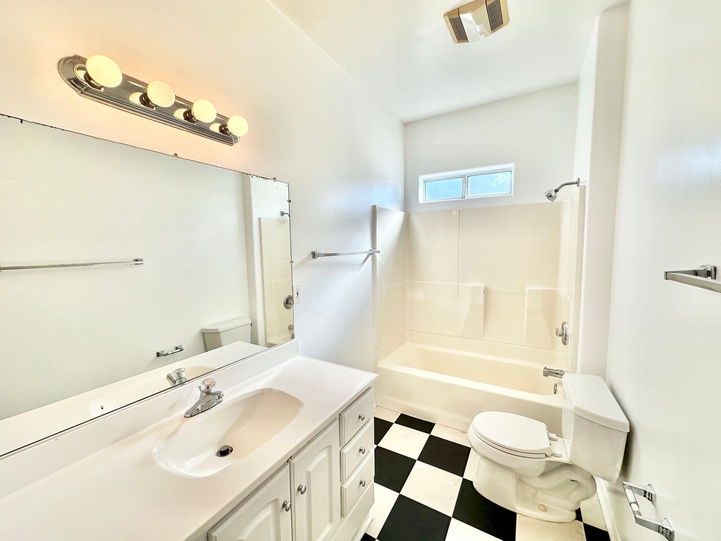 San Diego Apartment: 3002 - 3006 5th Avenue and 428 - 432 Quince Street