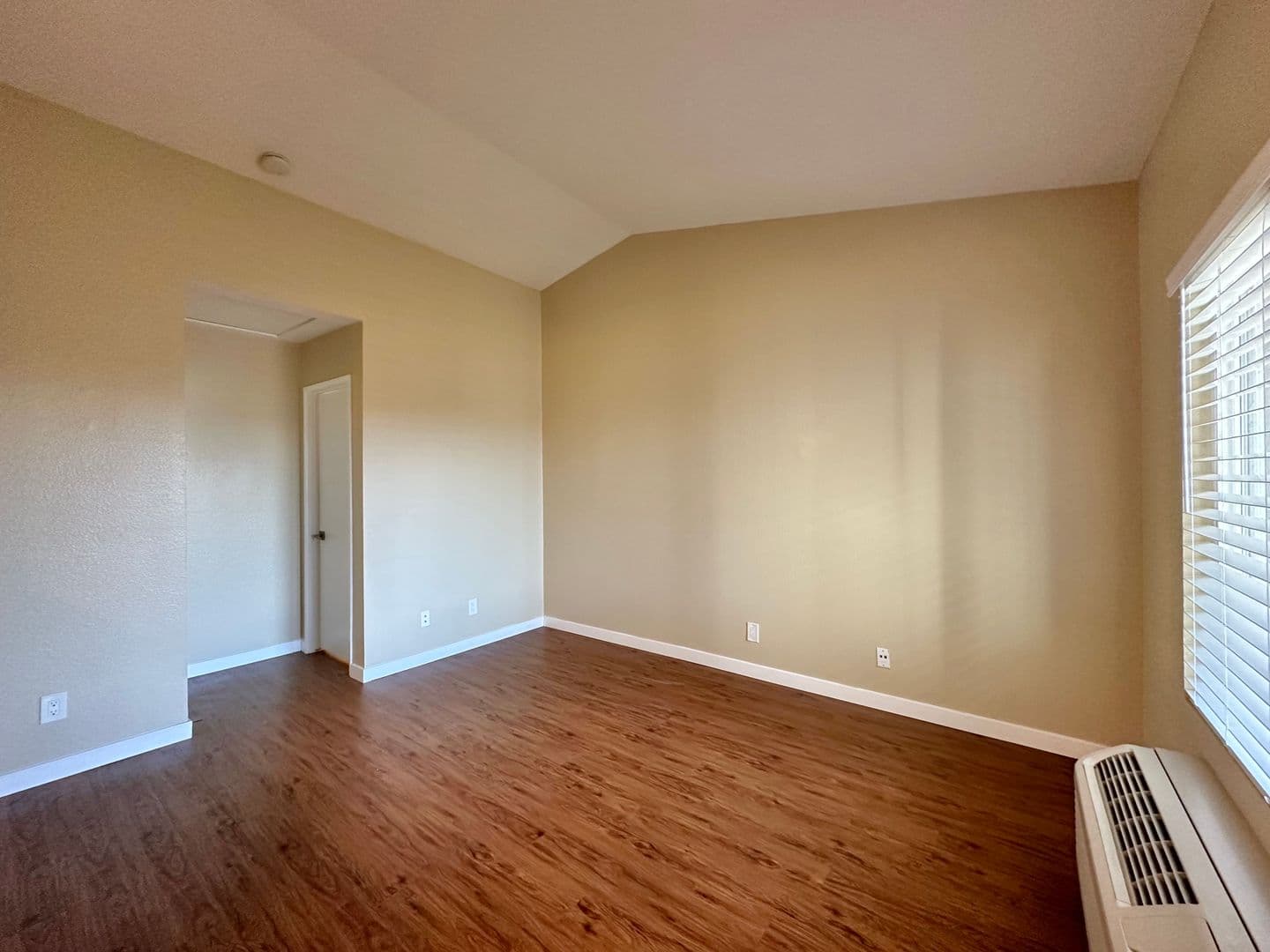 San Diego Apartment: 4447 49th Street