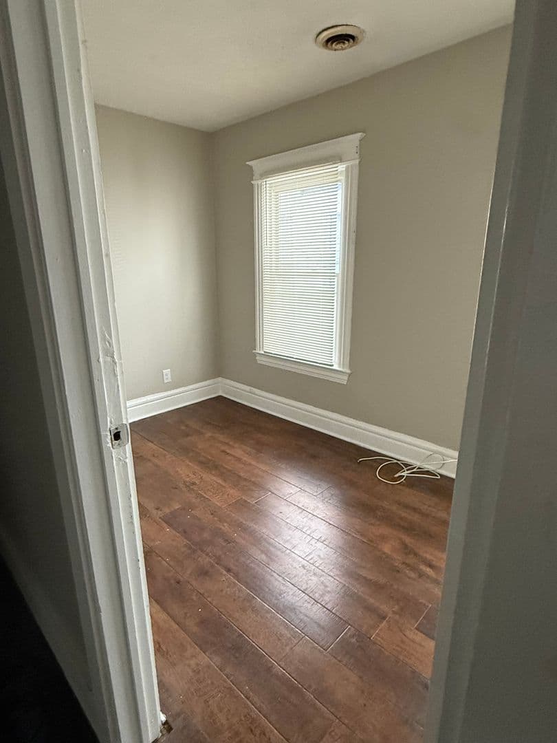 Rochester Apartment: 1132 Monroe Ave